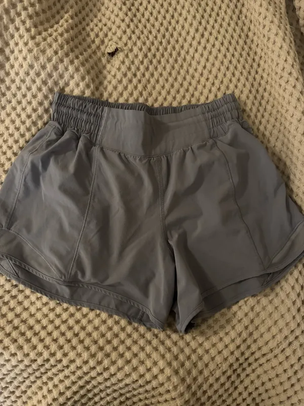 Lululemon Hotty Hot High-Rise 4" - Image 3