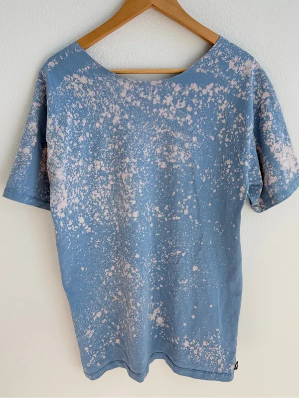 Vans blue off the shoulder bleached tee - Image 9