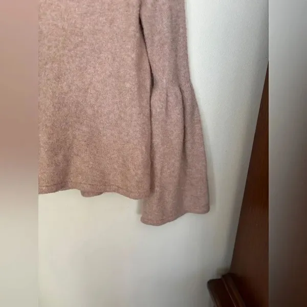 American Eagle Criss Cross Lace Up V Neck Sweater Pink Size M - Image 4