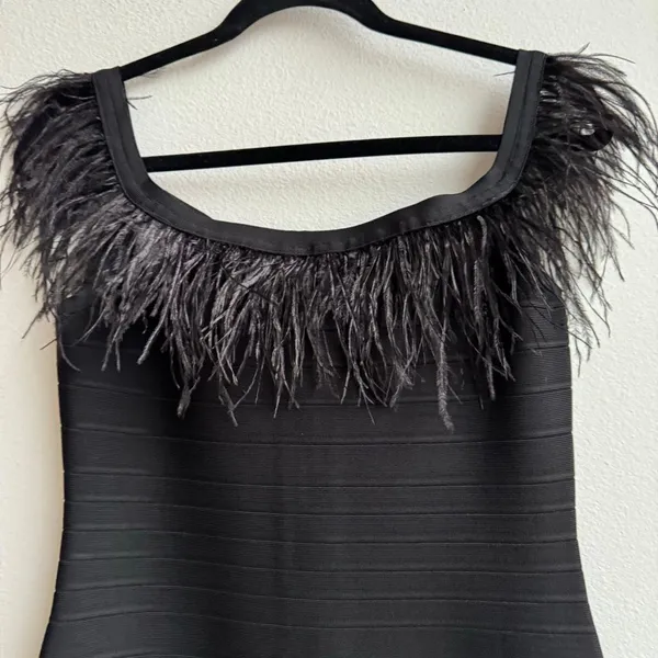 Elliatt Black Feather Bandage Off The Shoulder Party Women’s Dress Size Medium - Image 4