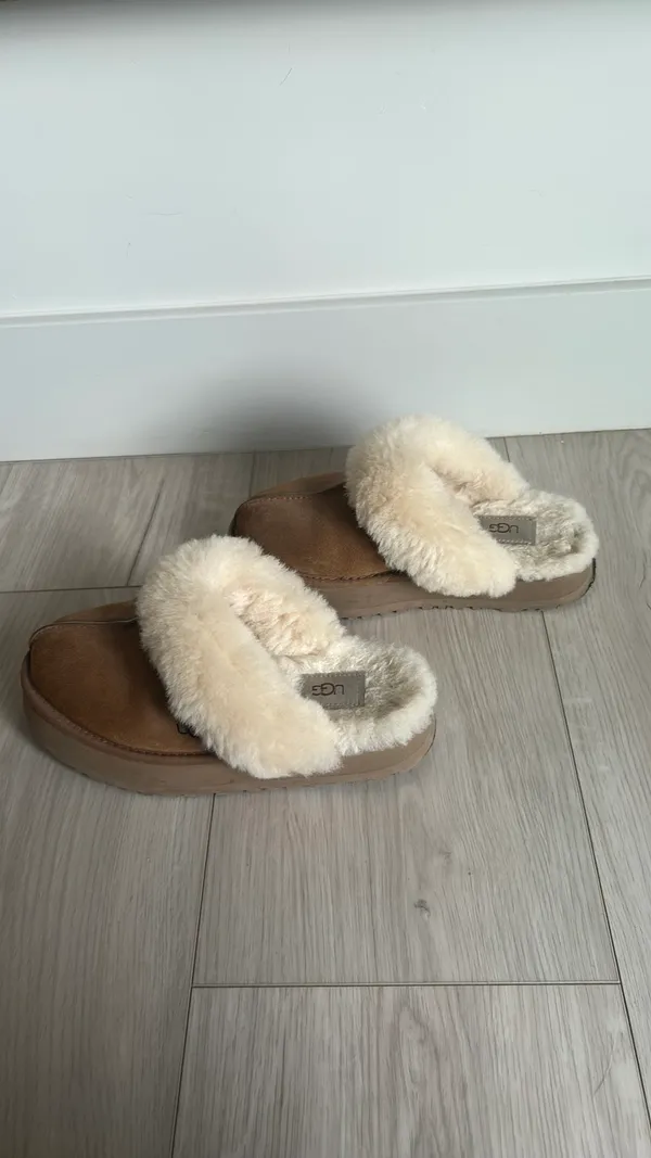 UGG Slippers Women’s - Image 4