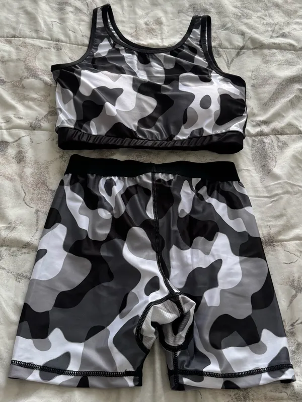 NWT Camouflage or leopard Sports Bra & Bike Shorts Set - Black/Grey, size M XL - Image 11