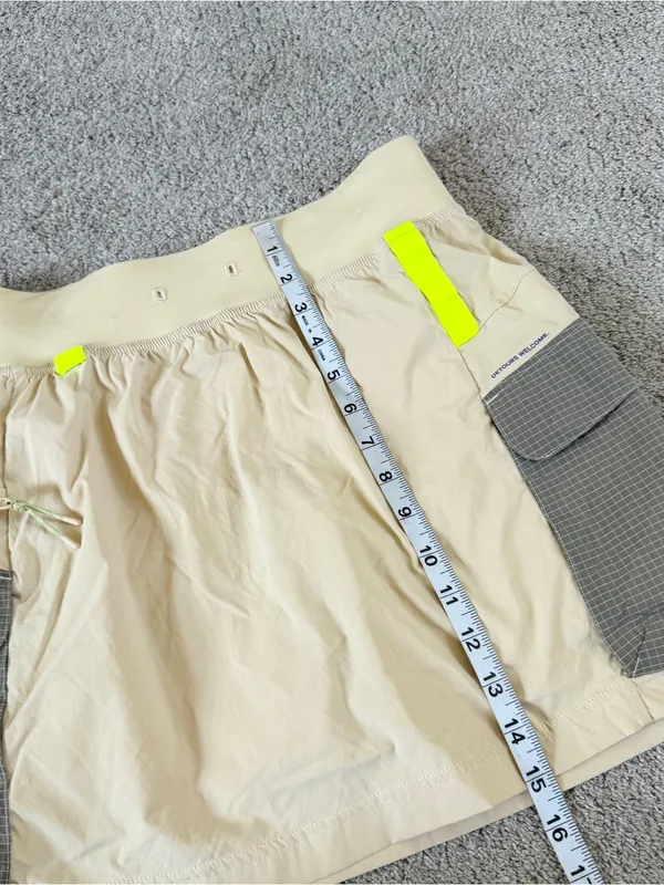 Lululemon Women’s Multi-Pocket Cargo High-Rise Hiking Skirt Skort in Prosecco 6 - Image 11