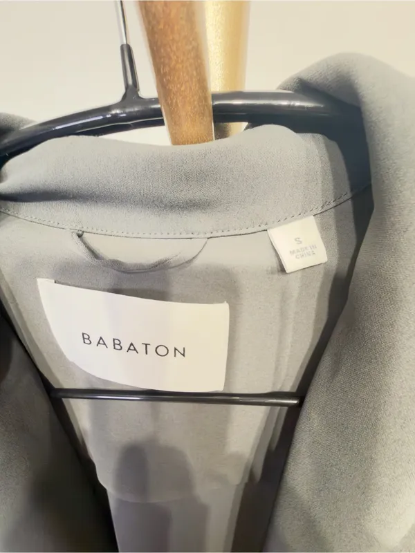 NWT Aritzia Babaton Kahlo Robe - Coal Gray- size Small - Image 9
