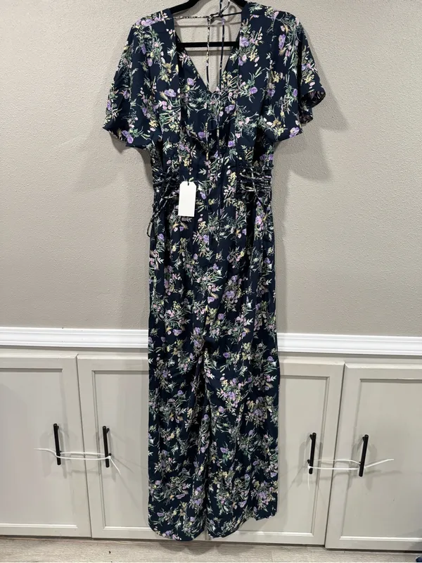 NWT Floral V-Neck Navy Jumpsuit with Lavender Blooms - Image 5
