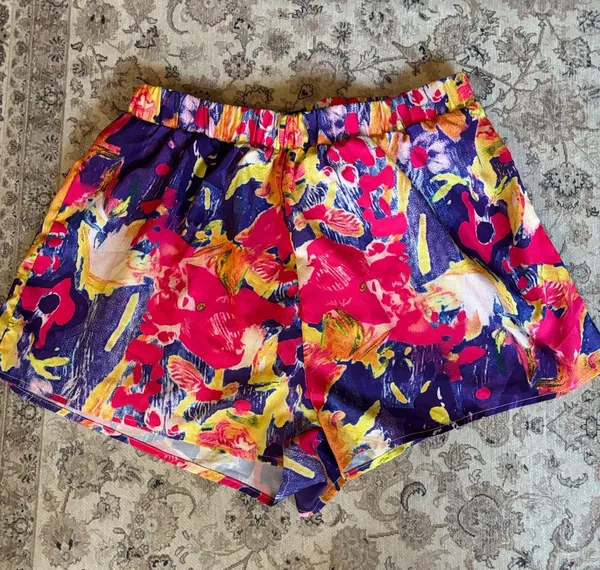 SHEIN colorful top and shorts set - Image 3