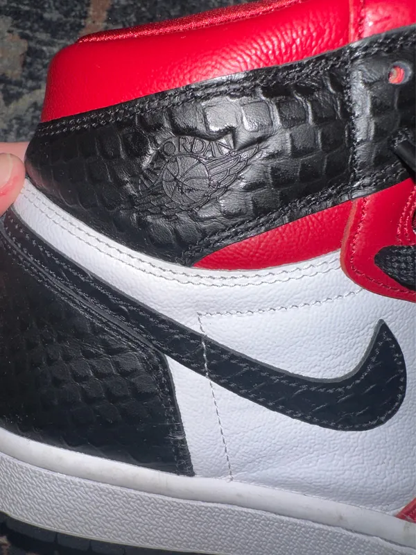 Jordan 1 high Chicago snake skin - Image 2