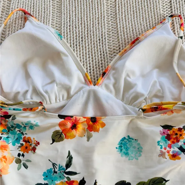 Cupshe Floral One Piece Swimsuit. - Image 3