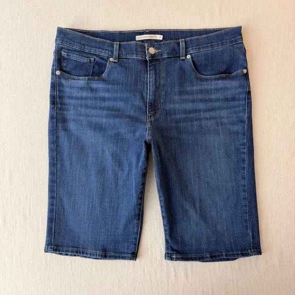 Levi's Classic Bermuda Shorts 33 Dark Wash Denim Jorts 90s Style - Image 2