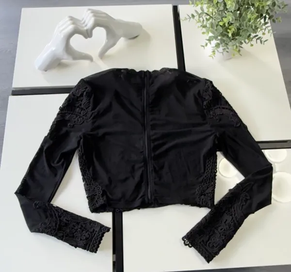 Windsor Black Lace Overlay Long Sleeve Mesh Crop Top - Size Small - Image 3