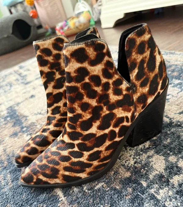 Boots Brown Size 6.5 - Image 4