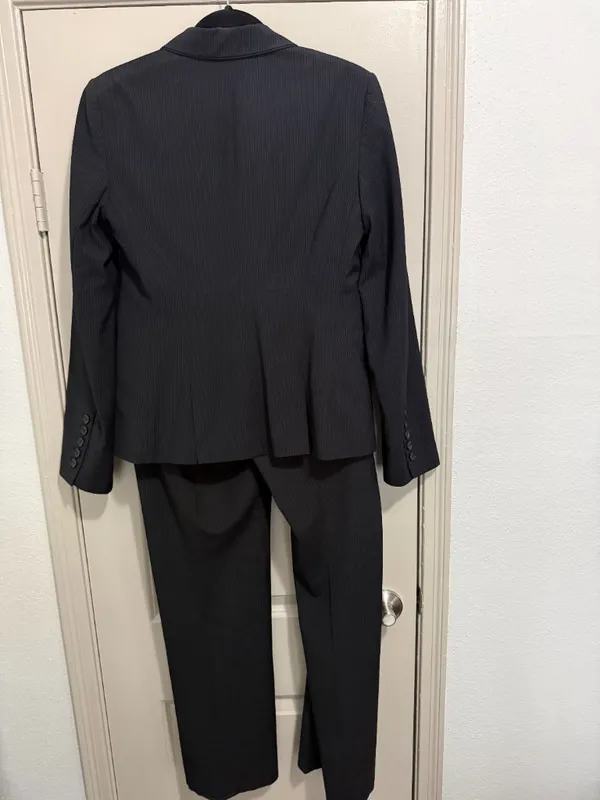 The Limited Women’s Black Pinstripe Suit Set Business Jacket sz 8 Pants sz 12 - Image 7