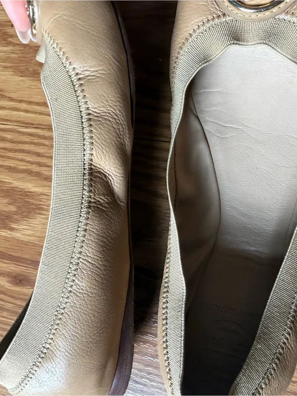 Tory Burch Beige Leather Ballet Flats with Gold Logo - Image 3