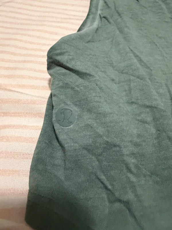 Lululemon Loose Tank Fit 4 - Image 3