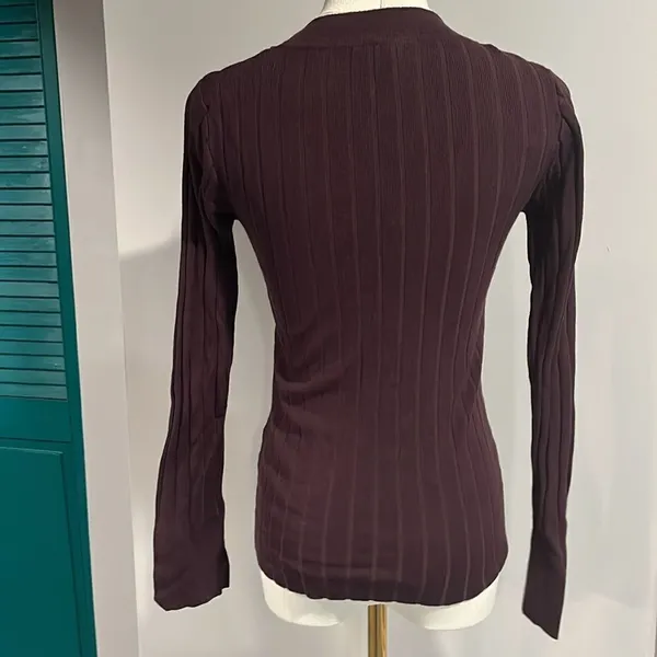 Nordstrom NWOT Wishlist ribbed plum long sleeve sweater v neck - small - Image 6