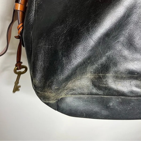 Fossil Harper flap crossbody bag black leather‎ brown leather strap medium size - Image 5