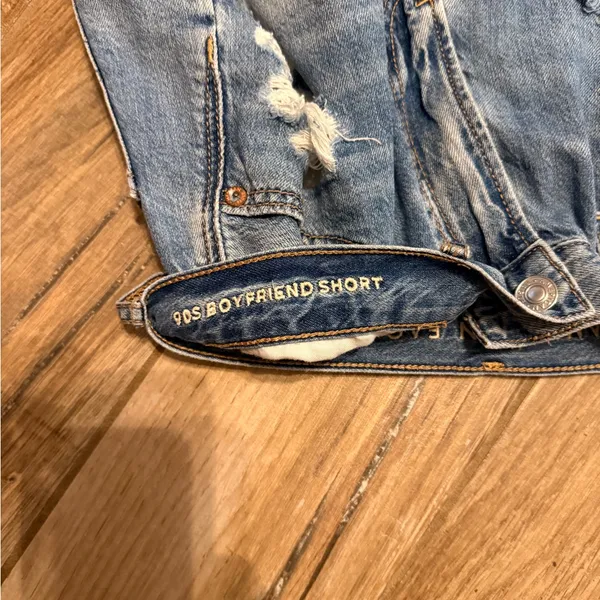 American Eagle 90s Boyfriend Shorts - Image 2