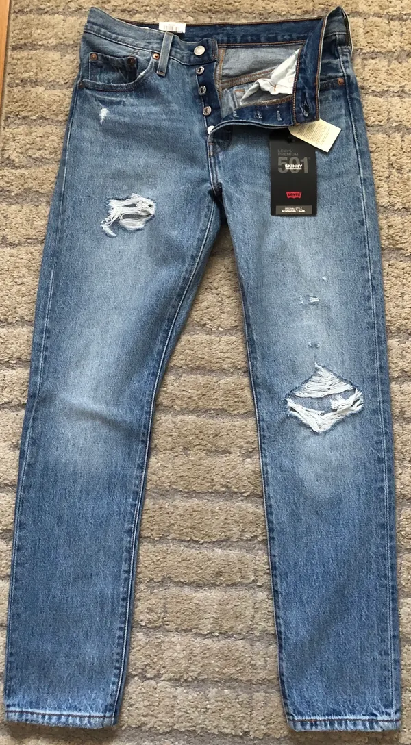 Levis NWT 501 Original Skinny Jeans - Image 2