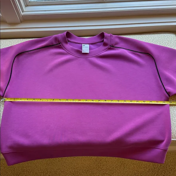 NWOT all in motion Purple Cropped Sweatshirt with Black Piping Accents size XXL - Image 9