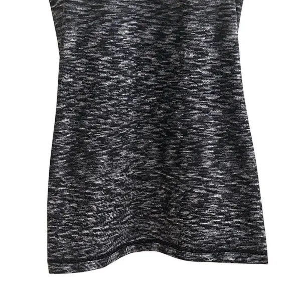 Lululemon Women's Black‎ Striped Athletic Tank Top Size 4 Yoga Gym - Image 2