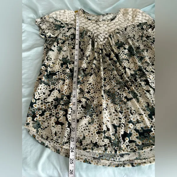 LC Lauren Conrad Top with Daisy White Lace Yoke. Mini Floral Print. Soft, Flowy. - Image 5