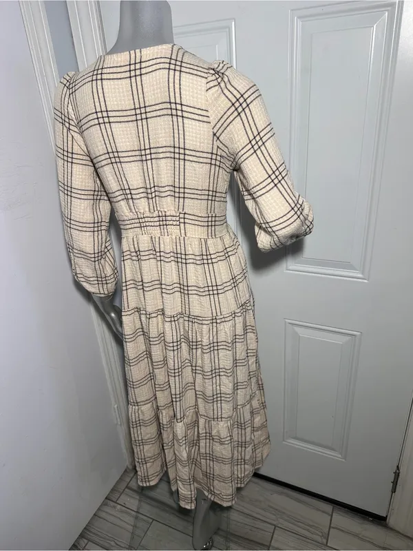 Marine Layer Maeve Maxi Dress NWOT Small Cream Windowpane Plaid Tiered V-Neck - Image 8