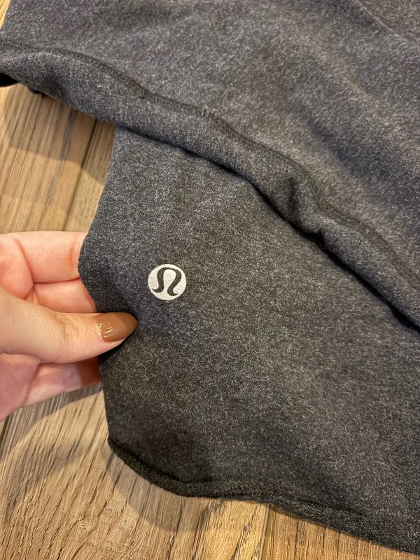Lululemon cropped hoodie  - Image 4