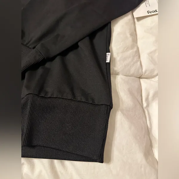Feat Unisex Black Roam Crewneck - NWT - Size L - Image 6
