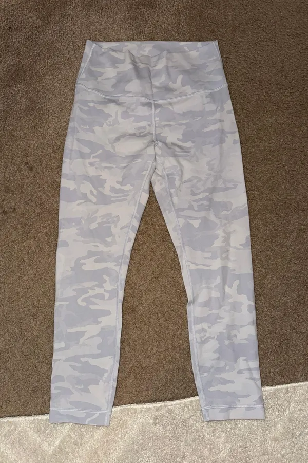 Lululemon Wonder Under High Rise Ribbed Fabric Crop *23 - Image 2