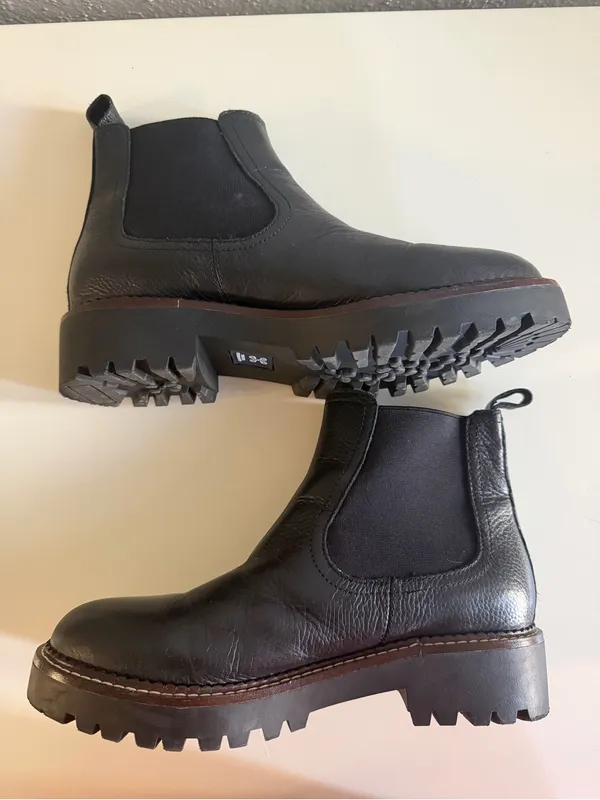 Caslon Miller Water Resistant Leather Black Chelsea Boot Size 6.5M Chunky Soles - Image 6