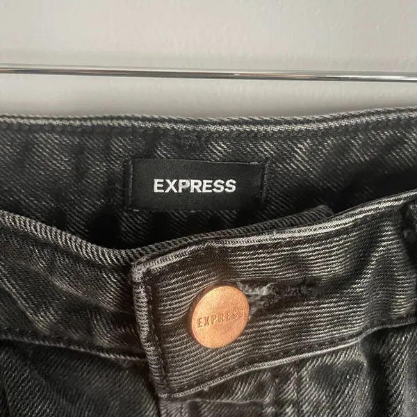 Express Relaxed Straight Low Rise Jeans Black sz 4 Short Y2K Minimalist Classic - Image 3