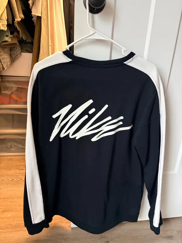 Nike Men's Black and White Crewneck Sweatshirt - Image 4