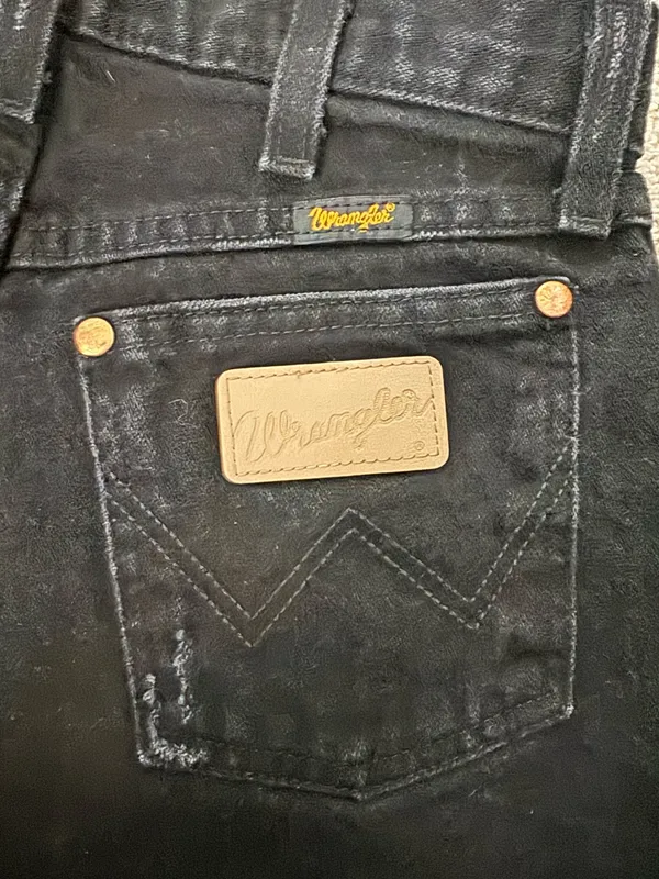 Wrangler Jean Shorts Black Denim - Image 3