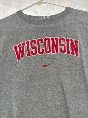 Vintage Nike Women’s Wisconsin Shirt - Image 2