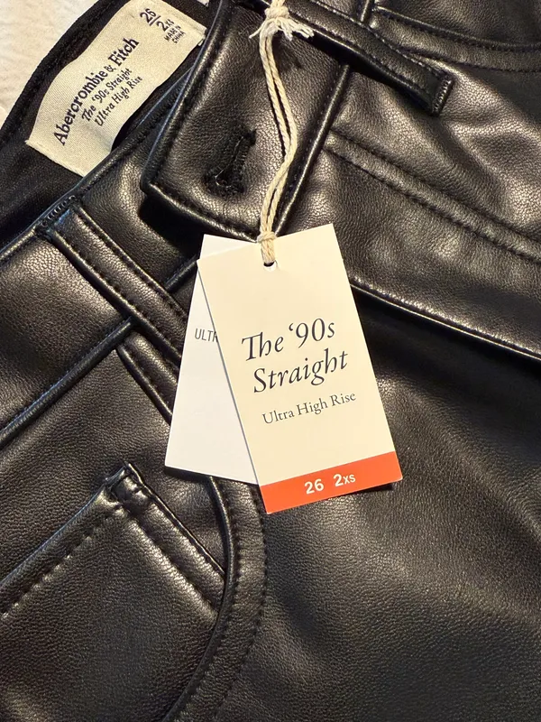 Abercrombie  - Image 7