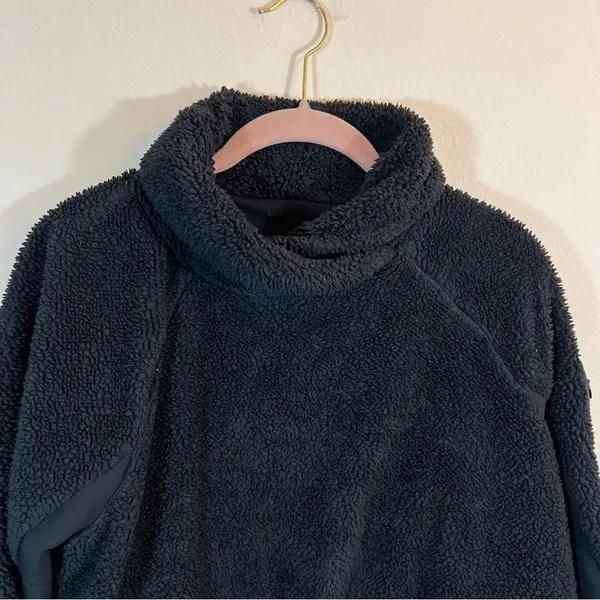 ✨‎ Nike Women’s Black Sherpa Fleece Mock Neck Sweatshirt Medium - Image 2