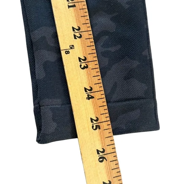 Spanx Look At Me Now Seamless Blue Camo Leggings Sz M Shaping‎ - Image 4