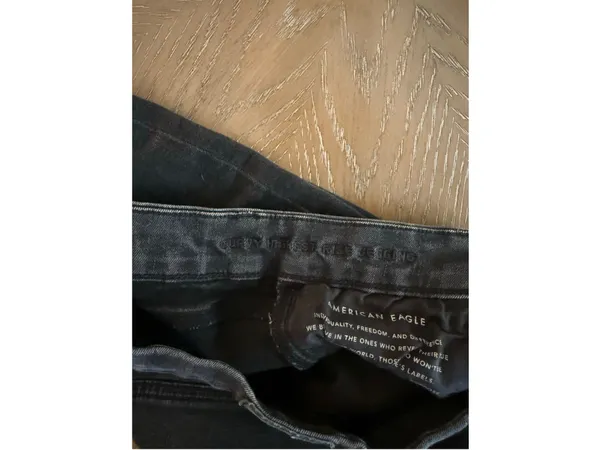 Women's American Eagle Black Curvy High Rise Skinny Jeans Size 8 - Image 4