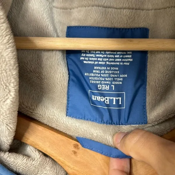 L.L. Bean Women's Hooded‎ Fleece Lined Vest Blue Large - Image 6