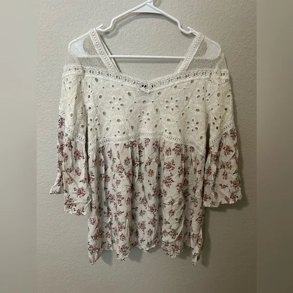 VICI Floral Lace Boho Blouse Size Medium Spring Summer Top - Image 3
