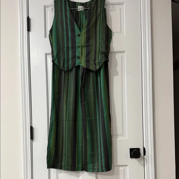 NWT Plush Revolve 2 piece day to evening pant set SIZE S - Image 6