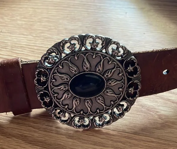 Large leather belt - Image 2