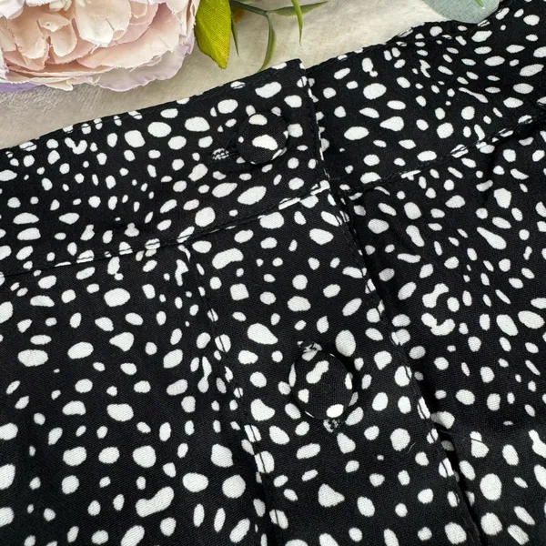 Very J NWT Boutique Black and White Polka Dot Tiered Skirt - Image 5