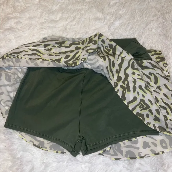 Aerie Green Patterned Athletic Animal Print Skirt size XL - Image 4