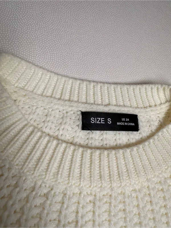 Women’s Cream Chunky Knit Sweater Size Small Short Cozy Ribbed Pullover - Image 5