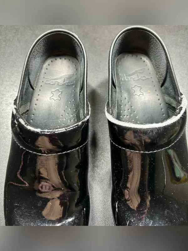 Dansko Women’s Size 36 Xp 2.0 Wedge Slip On Black Patent Leather Casual Clogs - Image 2