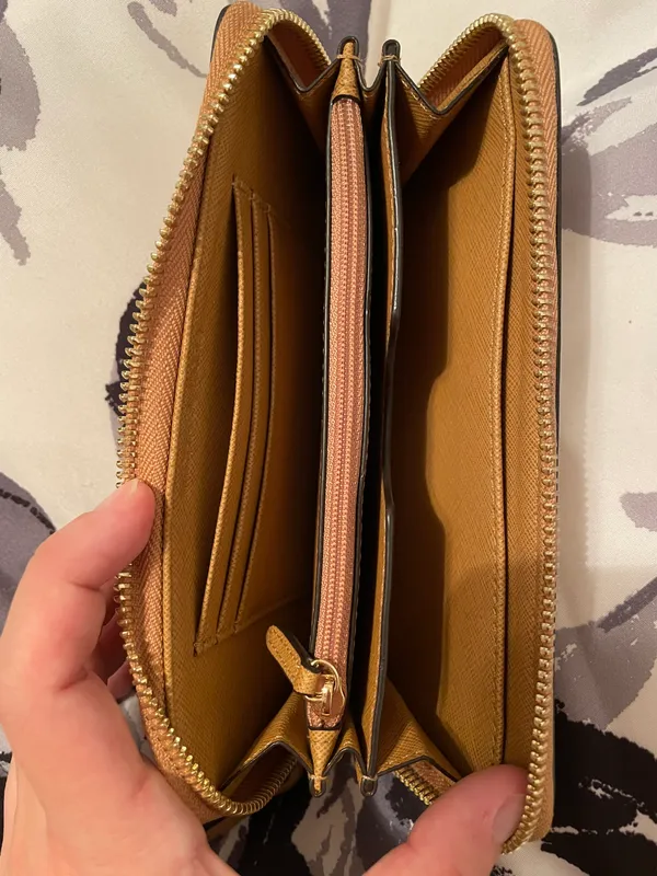 Michael Kors Wallet - Image 5