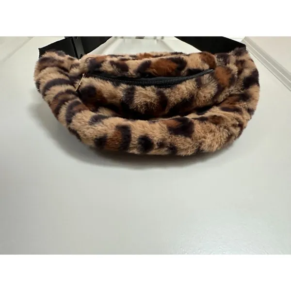 Cheetah Fanny Pack Crossbody Bag Black - Image 4