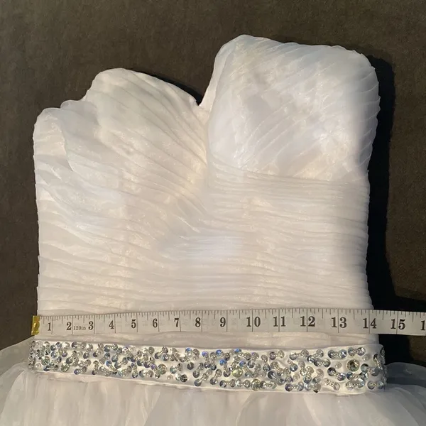 Women’s White Wedding Dress Tulle Ruffles Sweetheart Neckline Size 6 NWOT - Image 9