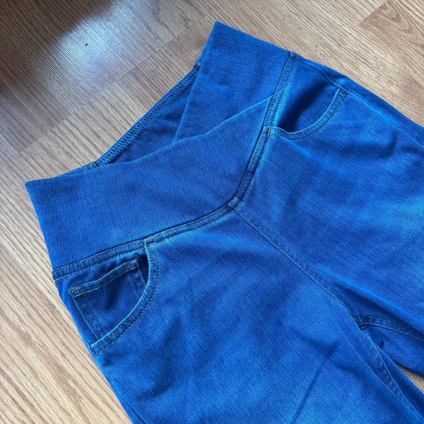 Halara Crossover High Waisted Tummy Control Casual Straight Leg Size Small - Image 5